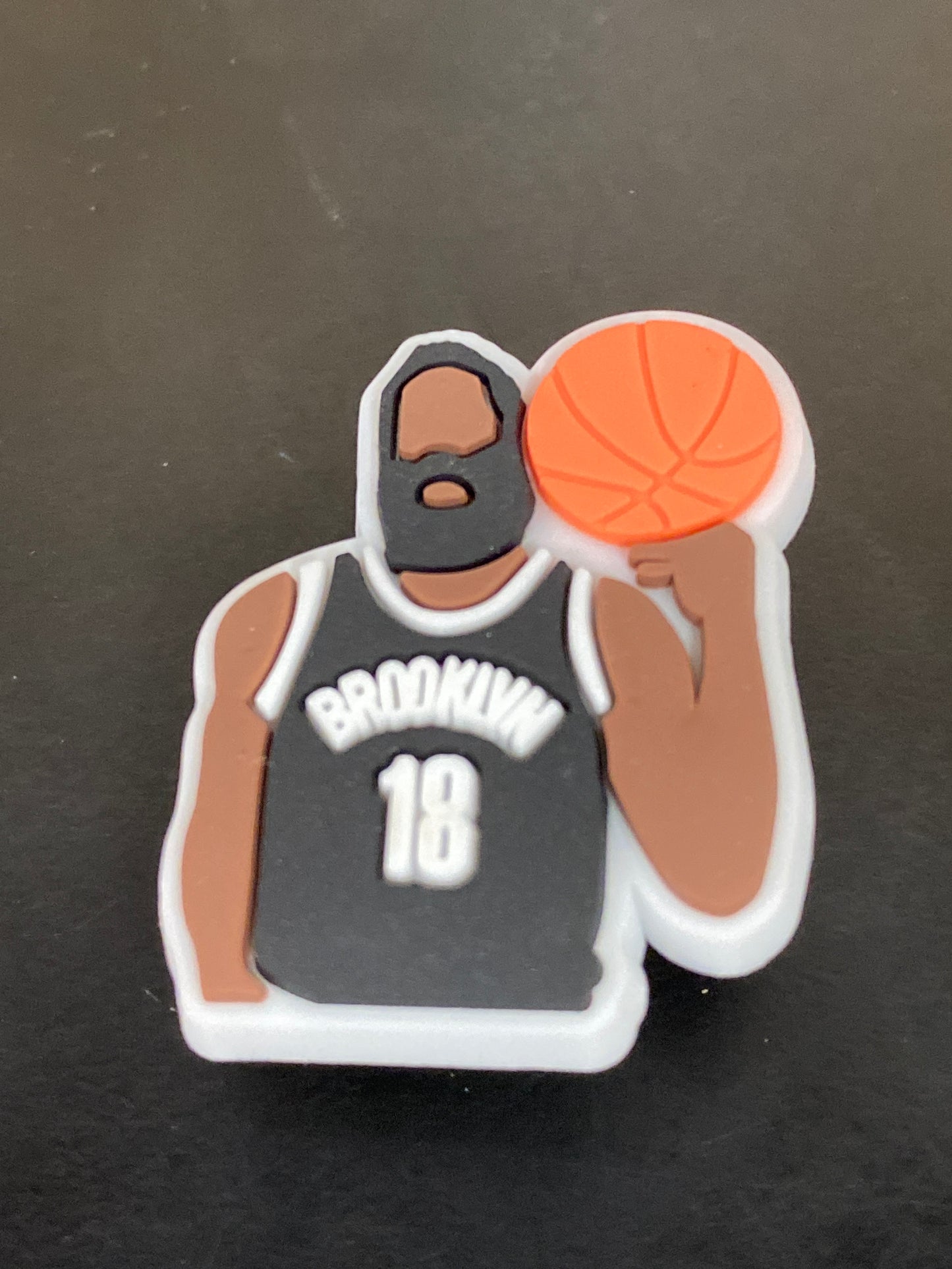 B��SKETBALL/BROOKIVN 18