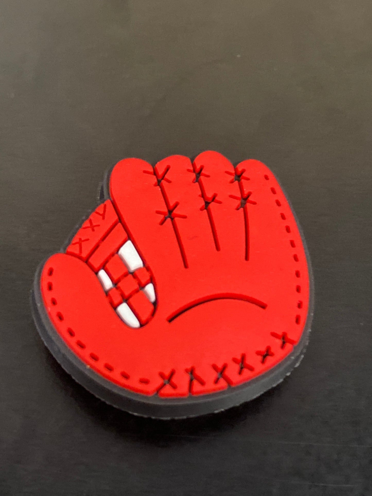 BASEBALL GLOVE RED