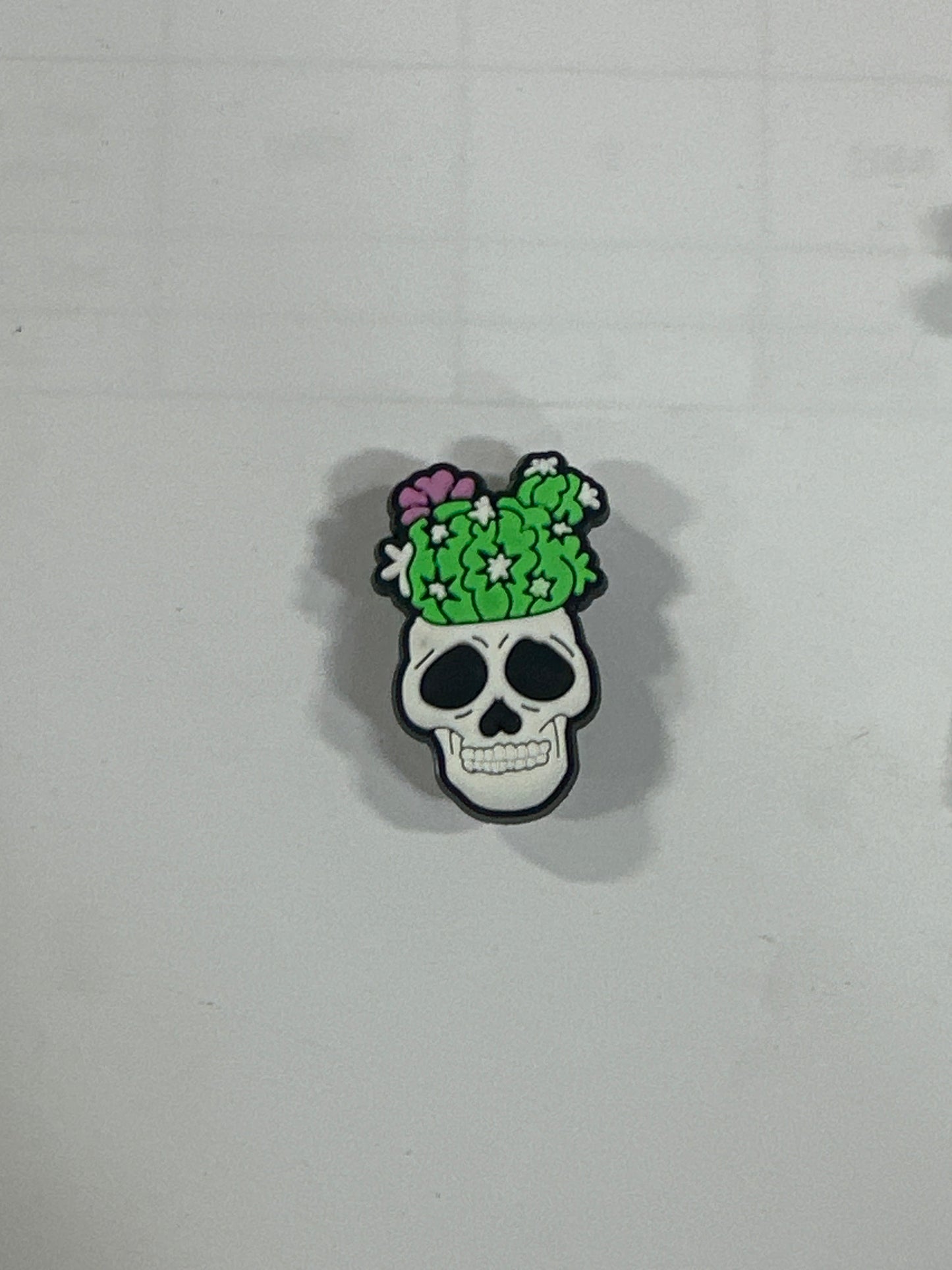 Skull shoe charm