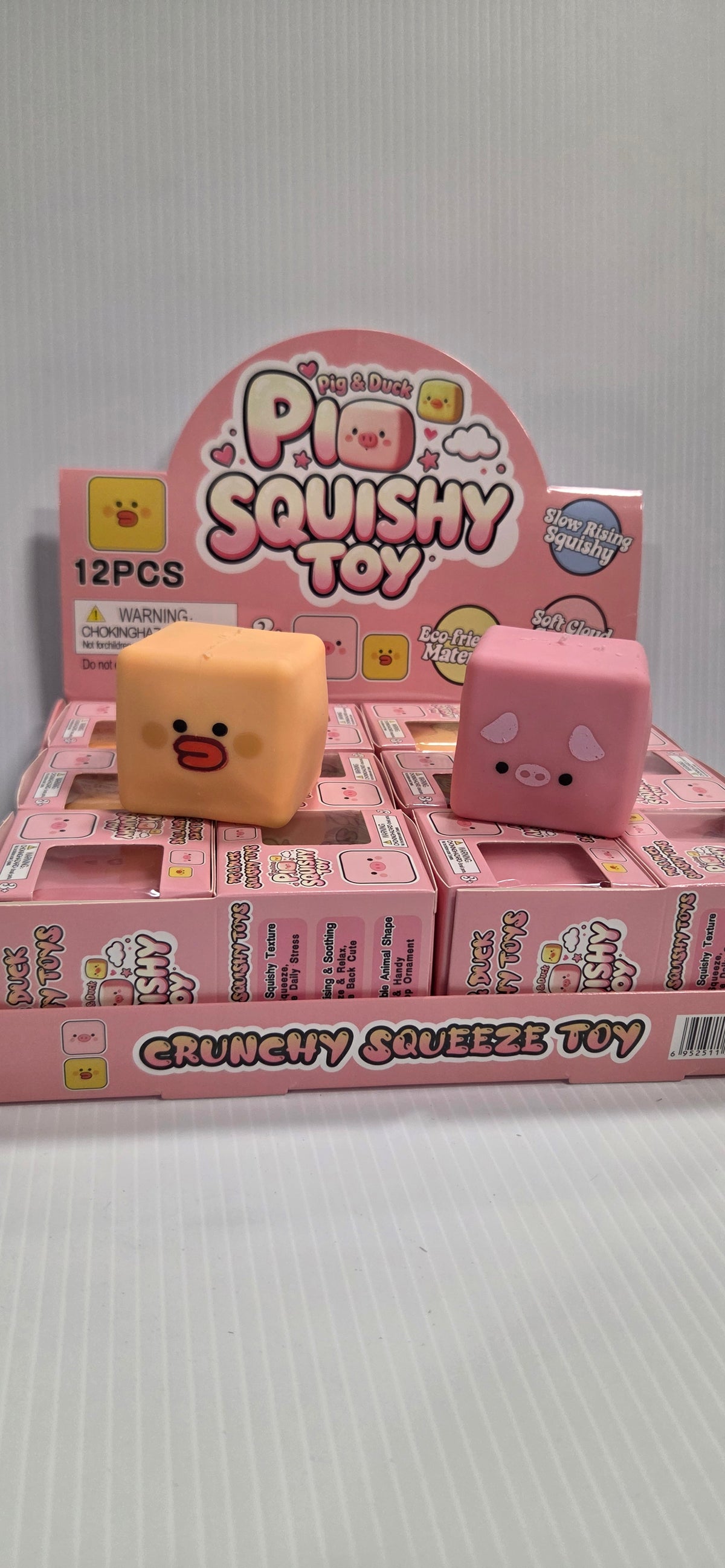 Crunchy Cube Squeeze Toy