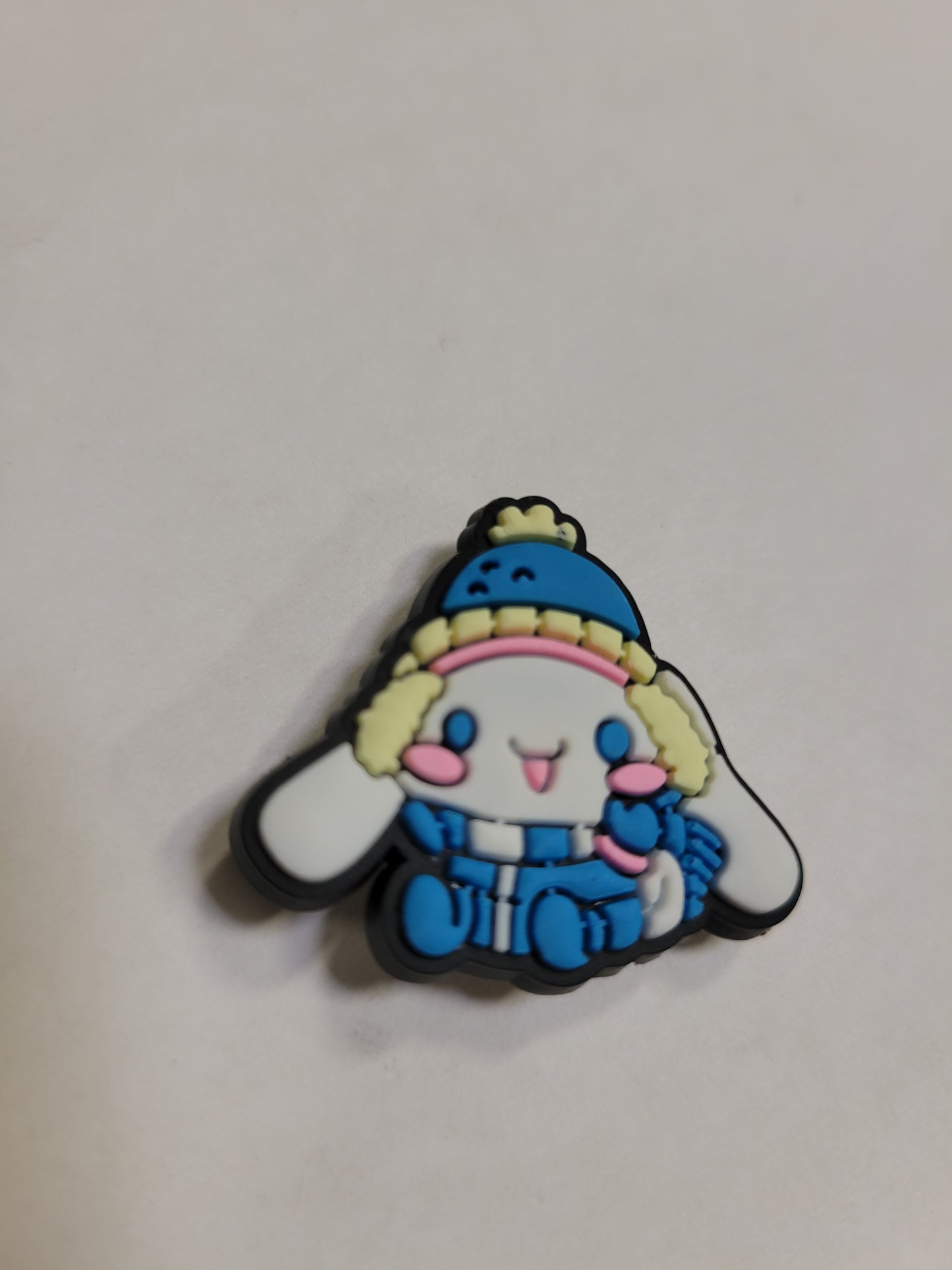 Cinnamoroll with a Winter Hat Charm (Sanrio)