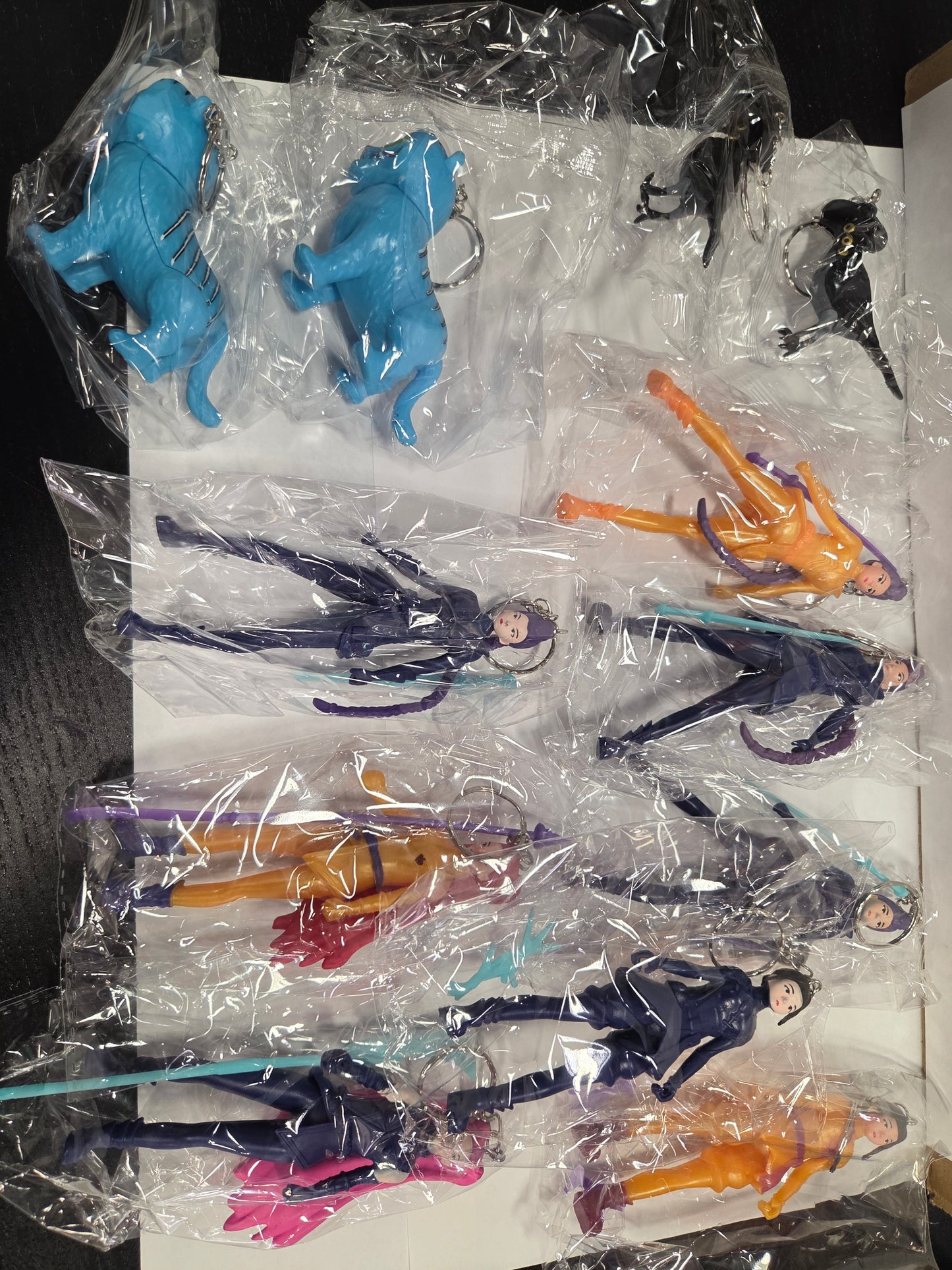 KPOP Demon Hunters D07293 with keychain 12pcs