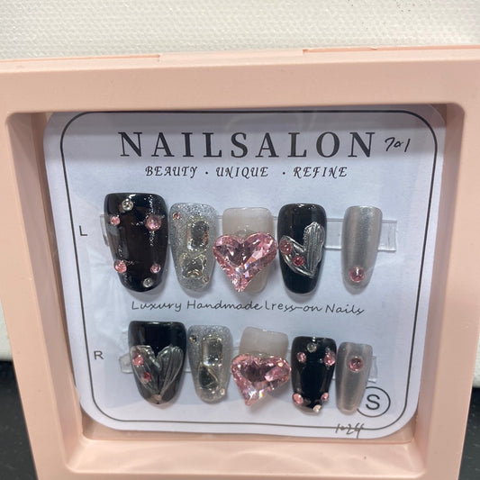 NOTW-NAIL-UJ701
