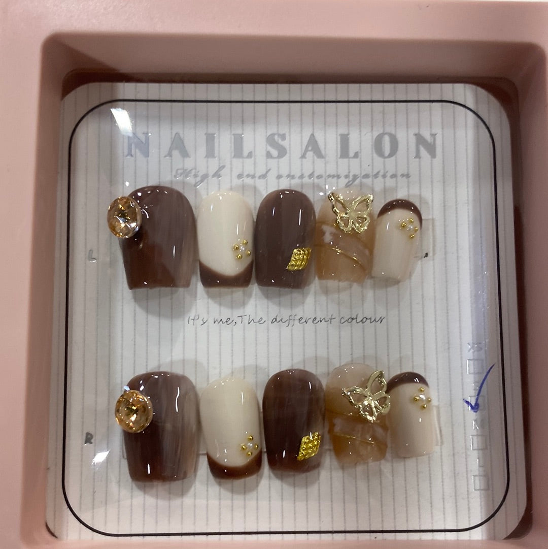 NOTW-NAIL-UJ150411