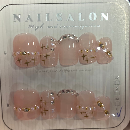 NOTW-NAIL-UJ130573