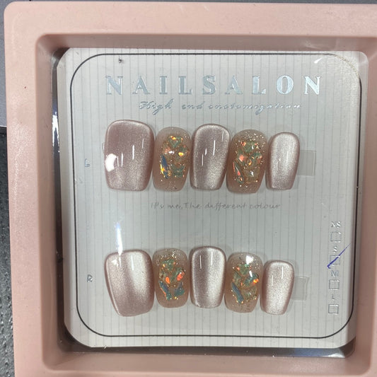 NOTW-NAIL-UJ130764