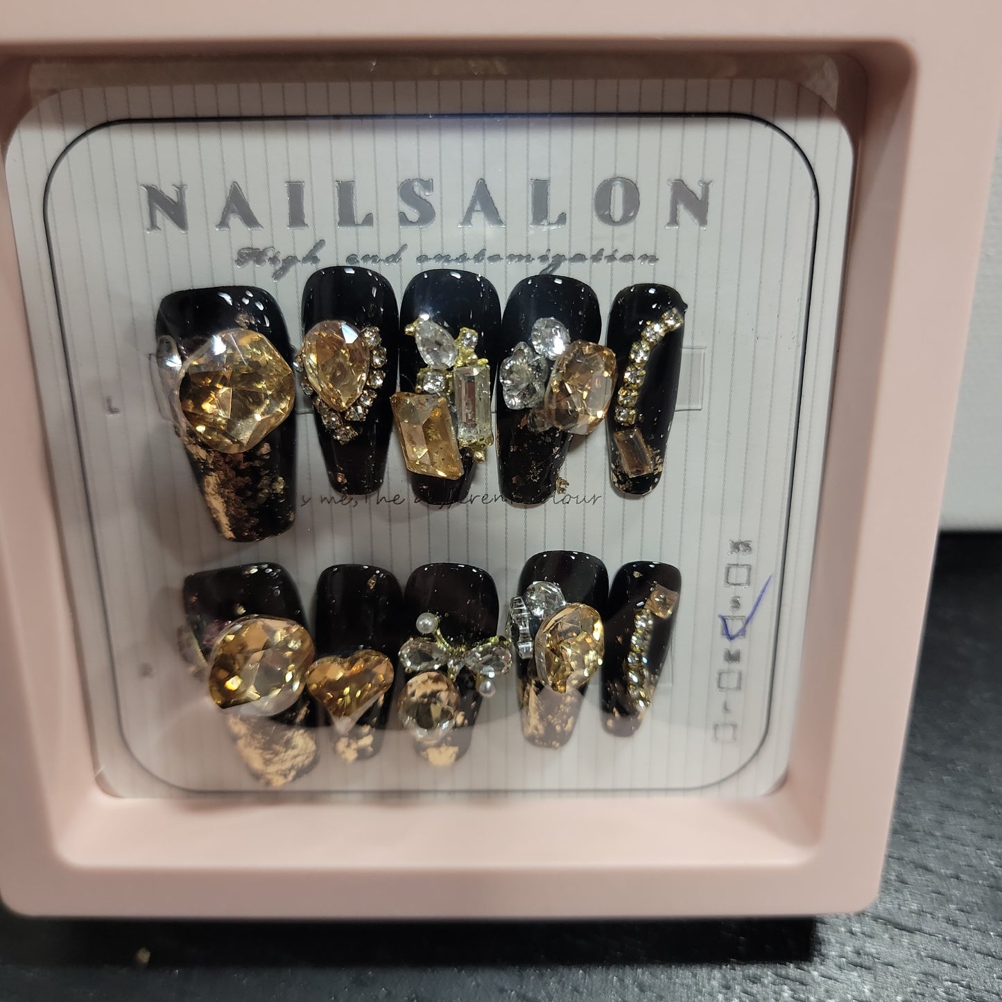 NOTW-NAIL-UJ180021