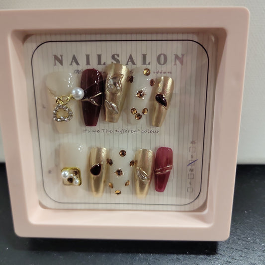NOTW-NAIL-UJ150114