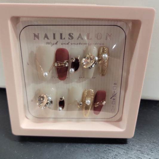 NOTW-NAIL-UJ150118