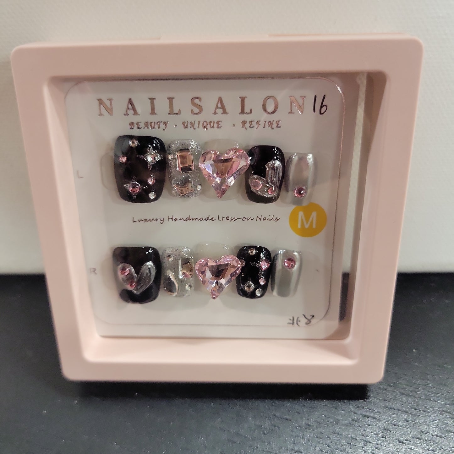 NOTW-NAIL-UJ16