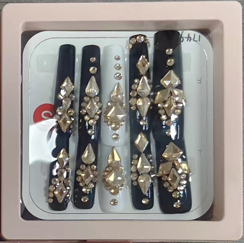 BLACK NAIL WITH DIAMOND STONE - UJ-NA-1749