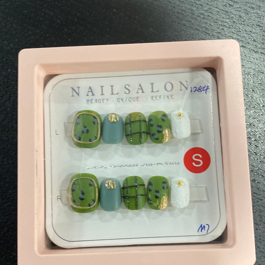 NOTW-NAIL-UJ1284
