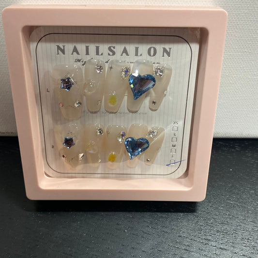 NOTW-NAIL-UJ130258