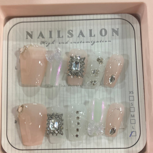 NOTW-NAIL-UJ130205
