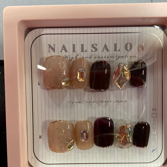 NOTW-NAIL-UJ130700