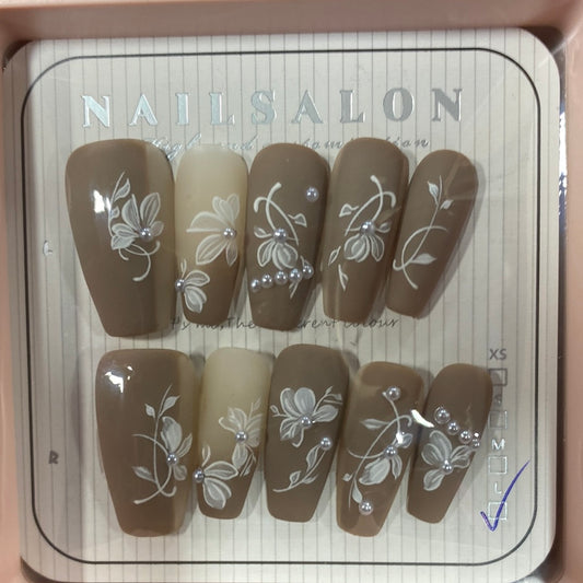 NOTW-NAIL-UJ130761