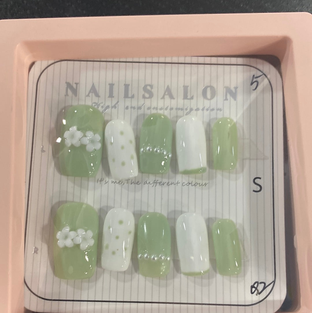 NOTW-NAIL-UJ5