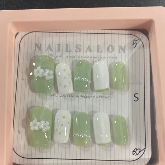 NOTW-NAIL-UJ5
