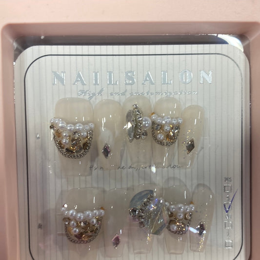 NOTW-NAIL-UJ180061
