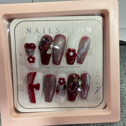 NOTW-NAIL-UJ150252