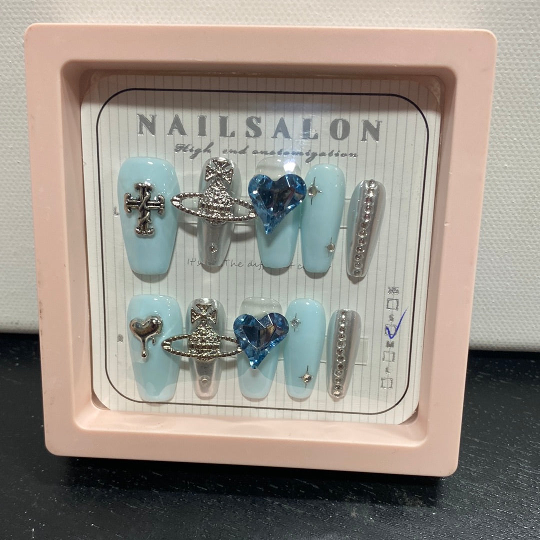NOTW-NAIL-UJ130242