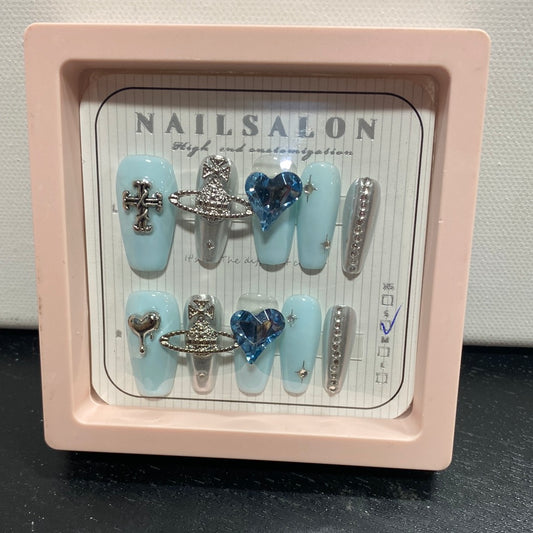 NOTW-NAIL-UJ130242