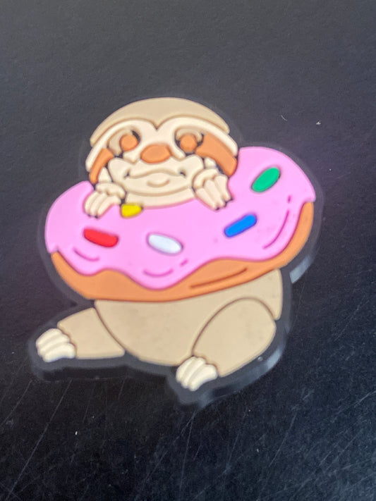SLOTH WHIT DONUT 01