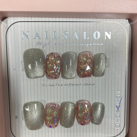 NOTW-NAIL-UJ130765