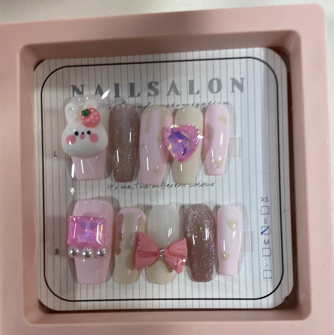 NOTW-NAIL-UJ150259