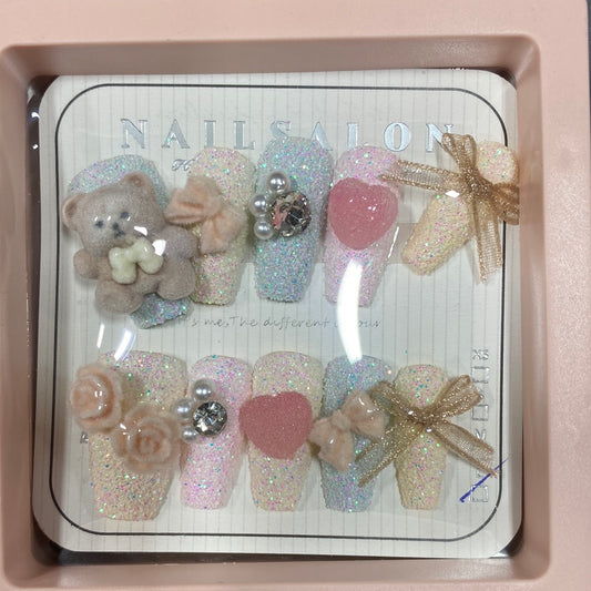 NOTW-NAIL-UJ150427
