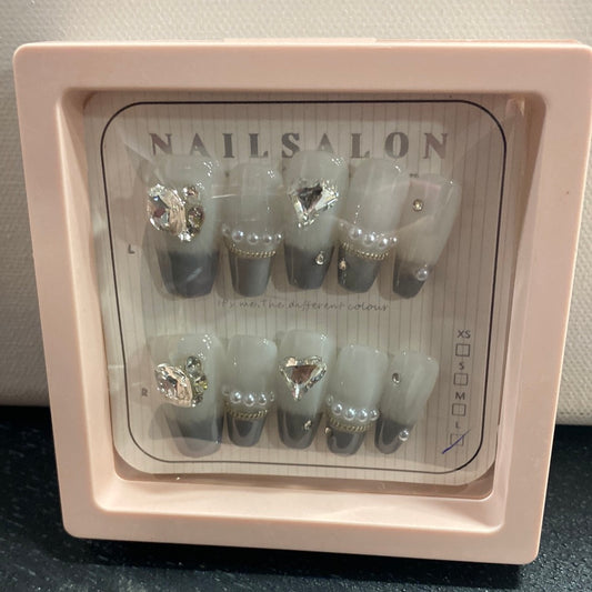 NOTW-NAIL-UJ130174