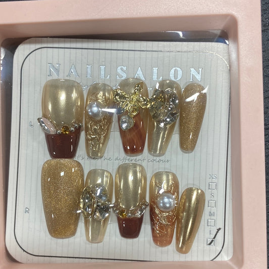 NOTW-NAIL-UJ150426
