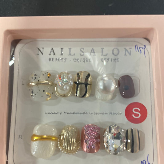 NOTW-NAIL-UJ1159