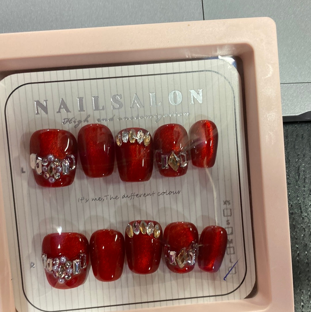 NOTW-NAIL-UJ150410