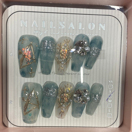NOTW-NAIL-UJ150076