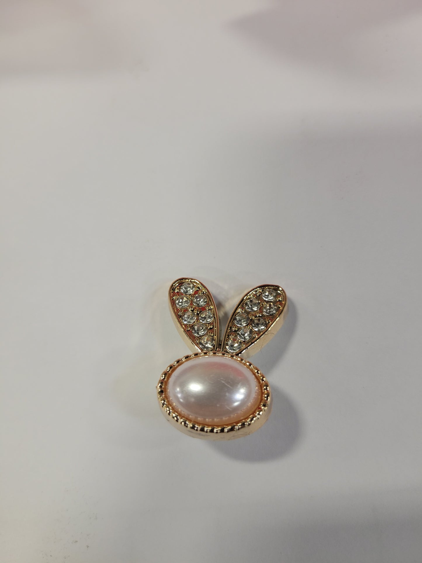 Bunny Ears with a Big Pearl