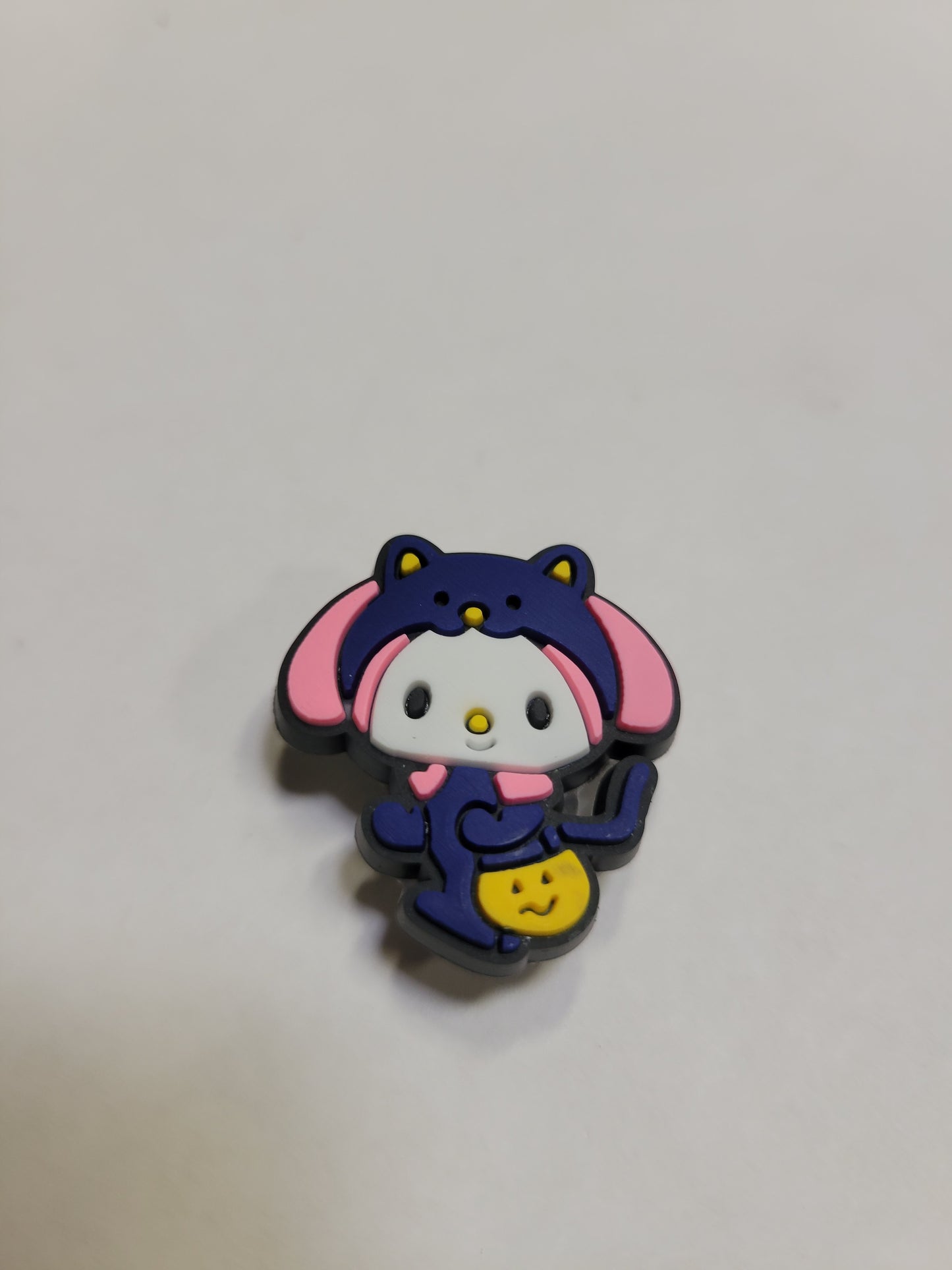Cinnamoroll with a Bat Hat Charm (Sanrio)