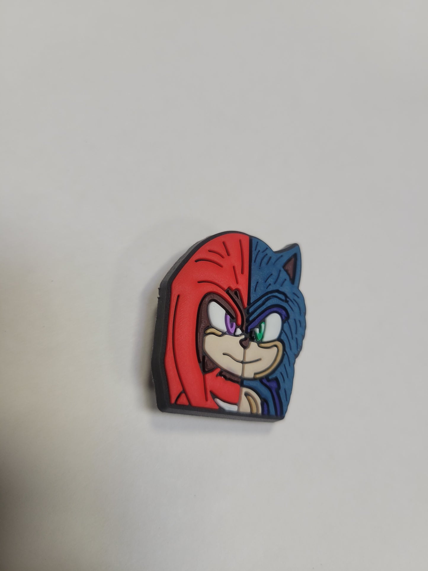 Knuckles and Sonic Split Charm (Sonic the Hedgehog)