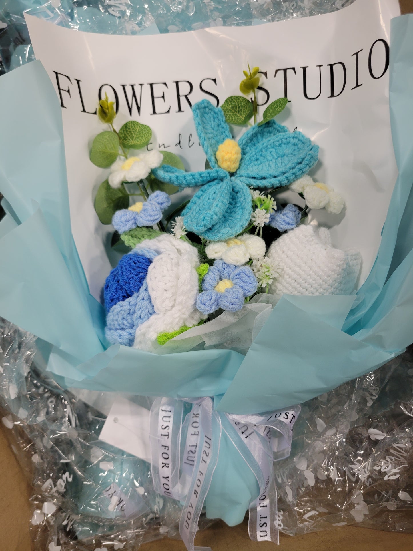 Crochet Blue Bouquet Blue, White Flowers
